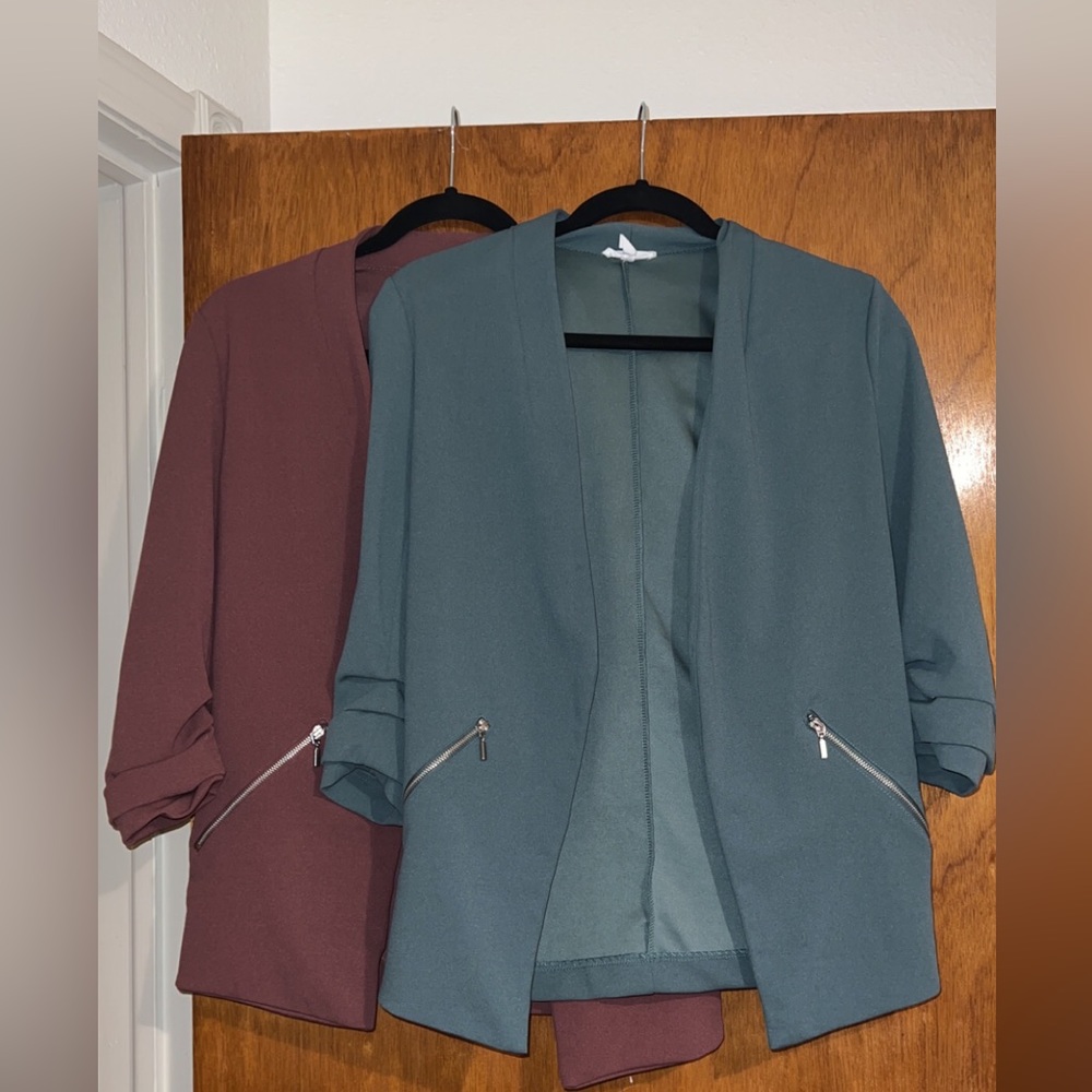 Maurices Women’s Blazers, worn a handful of times. Like new. Size medium.